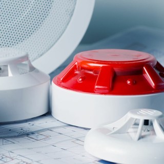 Antincendio: Prevenzione, tecnologia e responsabilità nei luoghi di lavoro