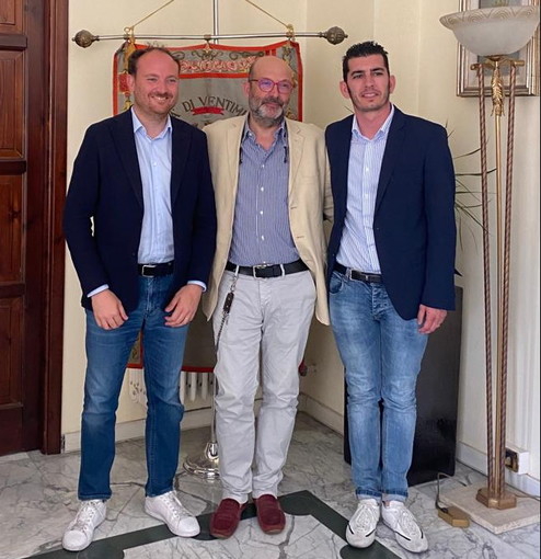 Ventimiglia: il Dg Stucchi incontra il sindaco Flavio Di Muro “Aumentare i servizi alla persona” Ventimiglia: il Dg Stucchi incontra il sindaco Flavio Di Muro “Aumentare i servizi alla persona”