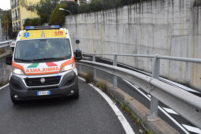 Tragedia a Bussana, patteggia il camionista che travolse i due studenti: ok alla condanna a 3 anni di carcere