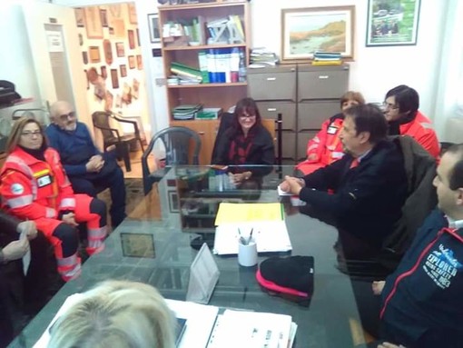 L'incontro con l'assessore Viale nella sede della Croce Verde Intemelia L'incontro con l'assessore Viale nella sede della Croce Verde Intemelia