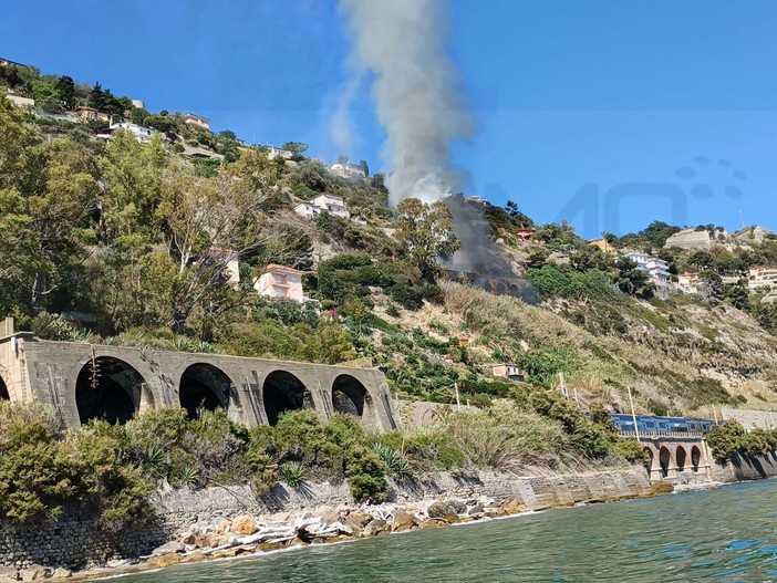 L'incendio nella zona delle Calandre L'incendio nella zona delle Calandre