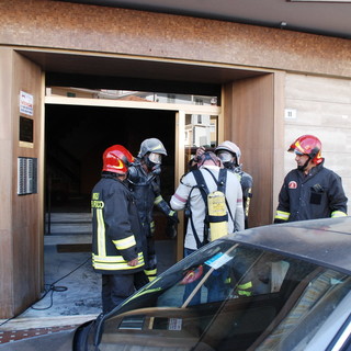 Sanremo: incendio ad un quadro elettrico in un condominio di via della Repubblica, per fortuna nessun ferito