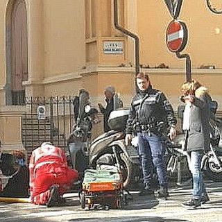 Sanremo: donna investita da uno scooter in corso Garibaldi, trasportata in ospedale