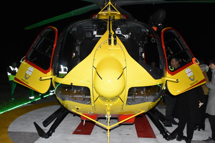 Cade dal secondo piano della Rsa di Pigna: 68enne trasportato in elicottero al Santa Corona