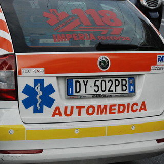 Sanremo: scontro tra due ciclisti sulla pista ciclabile ai 'Tre Ponti', intervento di 118 e Croce Rossa Sanremo: scontro tra due ciclisti sulla pista ciclabile ai 'Tre Ponti', intervento di 118 e Croce Rossa