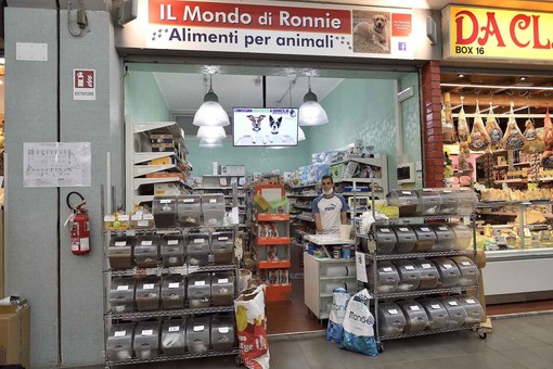 Il negozio di animali al Mercato Annonario
