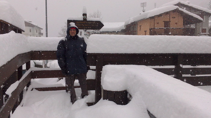 Fitta nevicata a Crissolo in Piemonte, le immagini del collega imperiese Stefano Sciandra