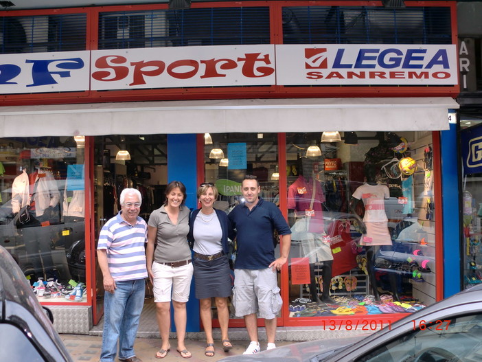 Sanremo: gli auguri del CIV Il Mulino al nuovo negozio d'abbigliamento sportivo in via Pietro Agosti