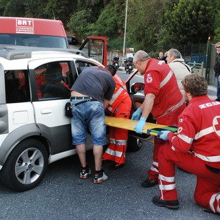 Sanremo: scontro auto-furgone in via Pietro Agosti, ferito l'ex rallysta Amiilcare Ballestrieri Sanremo: scontro auto-furgone in via Pietro Agosti, ferito l'ex rallysta Amiilcare Ballestrieri