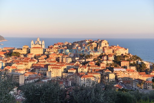 Fa tappa a Imperia il progetto “Nel tempo di una storia”, alla scoperta dei musei e degli archivi con il fotografo Brahmino