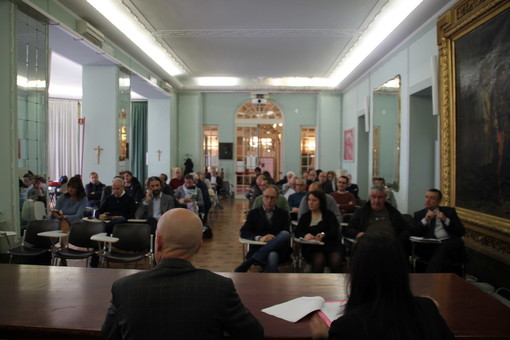 L'ultima assemblea dei Sindaci, venerdì scorso a Sanremo L'ultima assemblea dei Sindaci, venerdì scorso a Sanremo