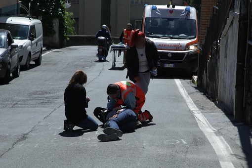 Sanremo: lieve incidente stradale in via Duca degli Abruzzi, giovane lievemente ferito (Foto)