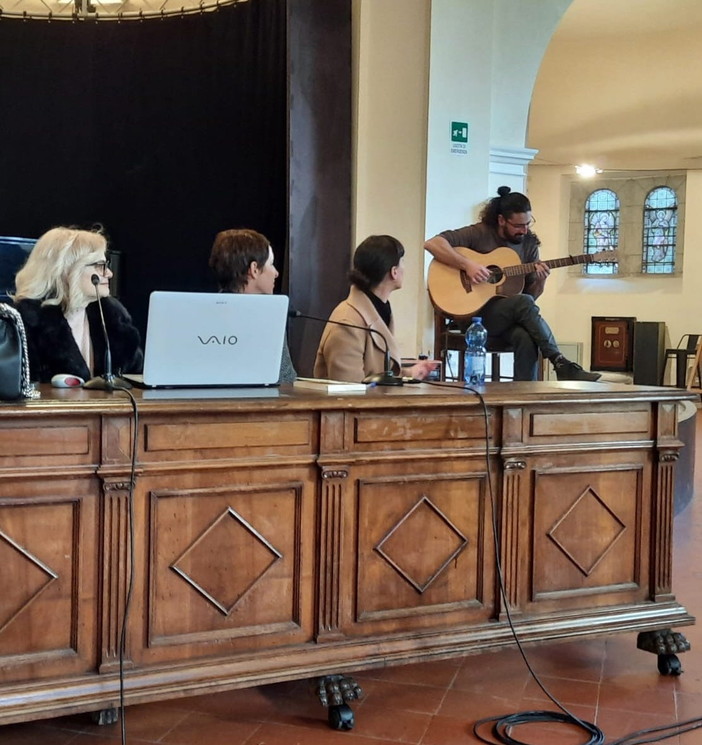 Bordighera: incontro con l’autore ‘Il Montale osa e rimembra il libro”, Pascoli maledetto di Francesca Irene Sensini Bordighera: incontro con l’autore ‘Il Montale osa e rimembra il libro”, Pascoli maledetto di Francesca Irene Sensini