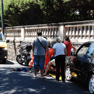Sanremo: incidente stamattina in corso Inglesi, leggermente ferita una donna