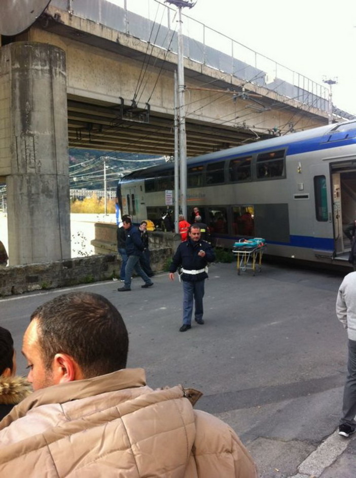 Ventimiglia: 70enne investito dal treno a Roverino, muore poi in ospedale, si ipotizza il suicidio Ventimiglia: 70enne investito dal treno a Roverino, muore poi in ospedale, si ipotizza il suicidio