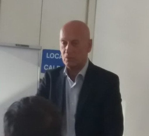 Incontro di una delegazione della Confesercenti imperiese con il Presidente della Provincia Domenico Abbo Incontro di una delegazione della Confesercenti imperiese con il Presidente della Provincia Domenico Abbo