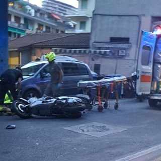 Sanremo: incidente moto-auto questa sera in via Martiri, 60enne trasportato in ospedale (Foto) Sanremo: incidente moto-auto questa sera in via Martiri, 60enne trasportato in ospedale (Foto)