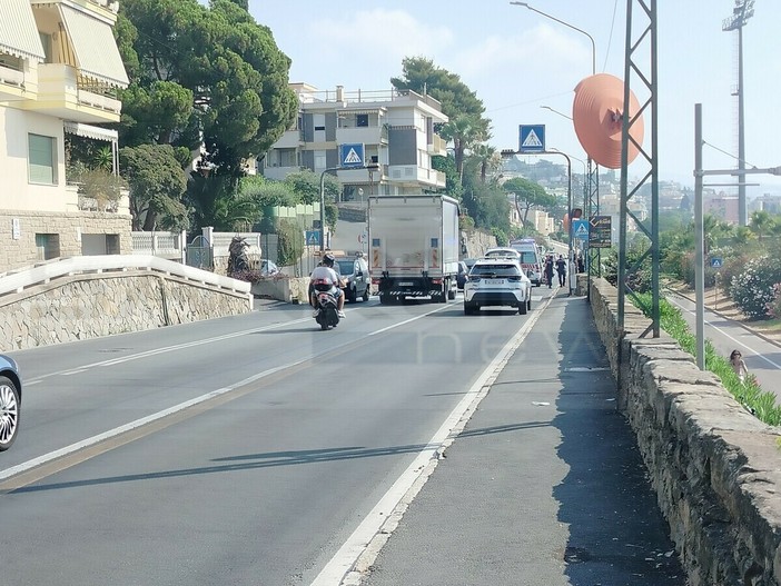 Bimbo investito sulle strisce a Sanremo, la riflessione di un lettore: "Servono più controlli e sicurezza per i pedoni" Bimbo investito sulle strisce a Sanremo, la riflessione di un lettore: "Servono più controlli e sicurezza per i pedoni"