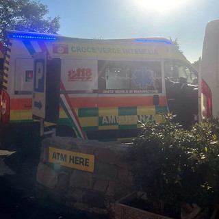 Ventimiglia: 54enne cade dallo scooter in frazione Latte, soccorsa dalla Croce Verde Intemelia