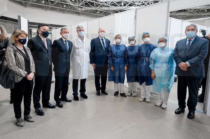 Dal Principato di Monaco: inaugurato ieri alla presenza di Alberto II il nuovo centro di vaccinazione (Foto) Dal Principato di Monaco: inaugurato ieri alla presenza di Alberto II il nuovo centro di vaccinazione (Foto)
