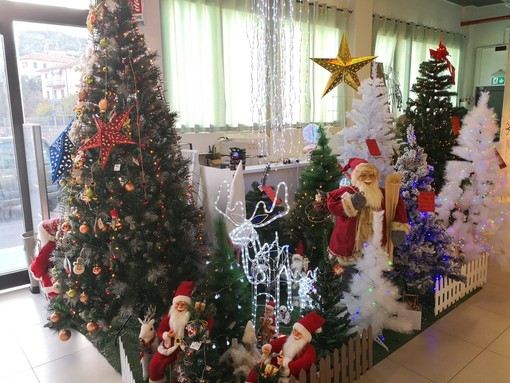 Centinaia di articoli di ogni genere per la festa più attesa dell'anno: ecco il Natale di Ivaivo Shopping Center