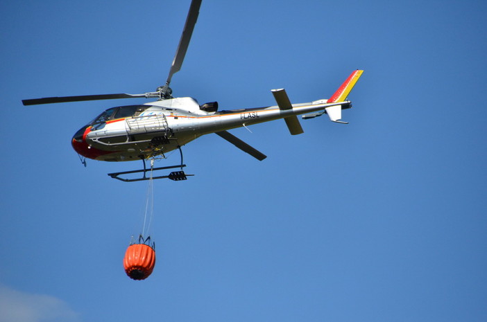 Civezza: spento nel tardo pomeriggio l'incendio di Santa Brigida, nessun pericolo per le case
