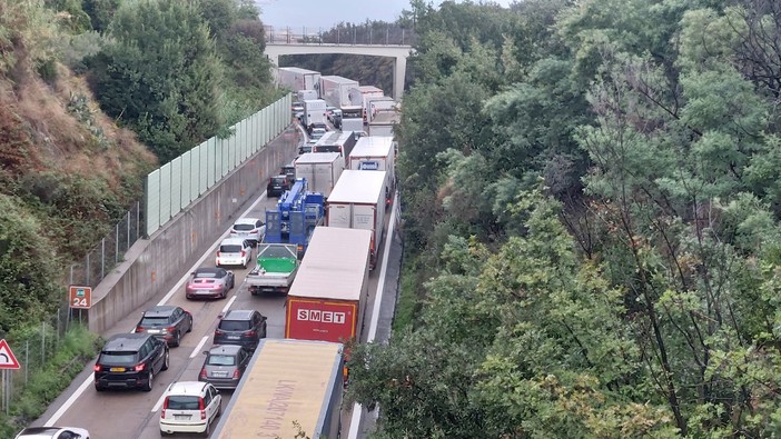 Stop agli sconti in autostrada in caso di cantieri, la Regione butta la palla nel campo del Ministero: “Intervenga sui titolari delle concessioni” Stop agli sconti in autostrada in caso di cantieri, la Regione butta la palla nel campo del Ministero: “Intervenga sui titolari delle concessioni”