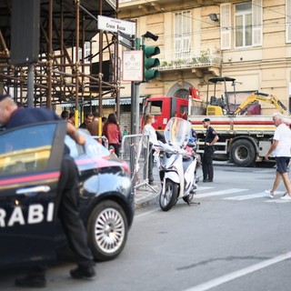 Sanremo: giovane investita sulle strisce pedonali di fronte all'ufficio postale, portata in ospedale (Foto)