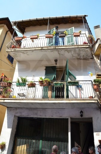 Badalucco: a fuoco un appartamento in via Ugo Secondo. Fiamme divampate per un guasto alla caldaia Badalucco: a fuoco un appartamento in via Ugo Secondo. Fiamme divampate per un guasto alla caldaia