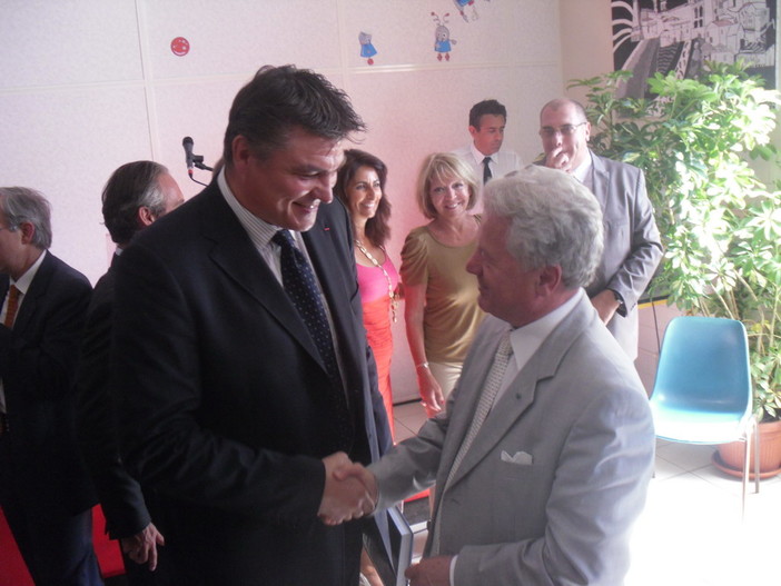 Ventimiglia: incontro con il Ministro francese David Douillet quest’oggi, per discutere dei transalpini all’estero Ventimiglia: incontro con il Ministro francese David Douillet quest’oggi, per discutere dei transalpini all’estero