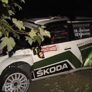 54° Rally di Sanremo: incredibile incidente di Juho Hanninen ieri sera ad Apricale 54° Rally di Sanremo: incredibile incidente di Juho Hanninen ieri sera ad Apricale