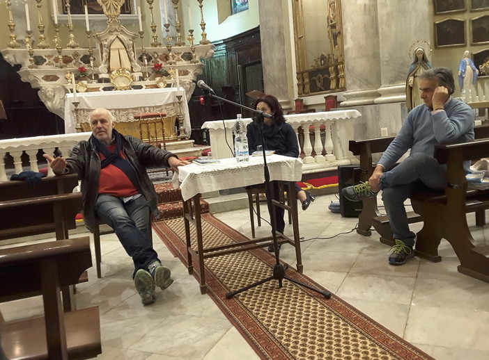 Diano San Pietro: Marino Magliani ha presentato a Diano Borganzo “Il creolo e la Costa” (Fusta editore) Diano San Pietro: Marino Magliani ha presentato a Diano Borganzo “Il creolo e la Costa” (Fusta editore)