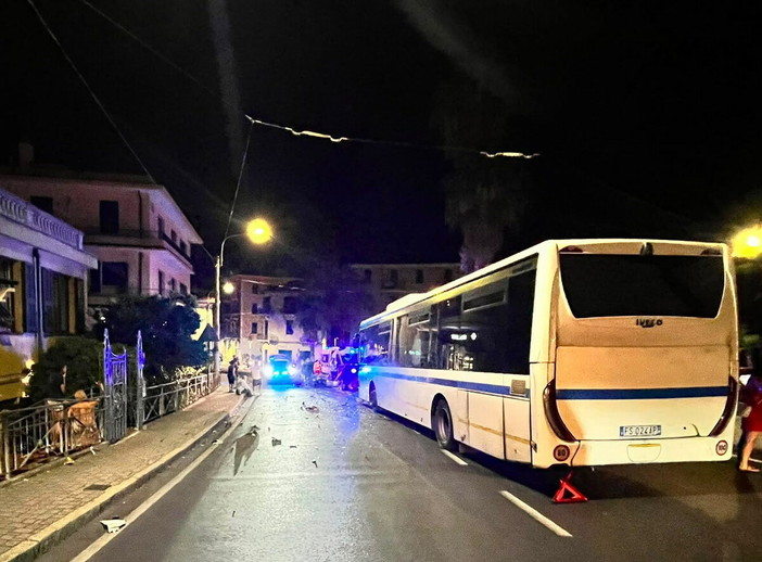 Incidente di ieri a Bordighera, la 21enne è fuori pericolo: oggi l'intervento al volto. Alle 15.30 i funerali di Tiberio Camurri