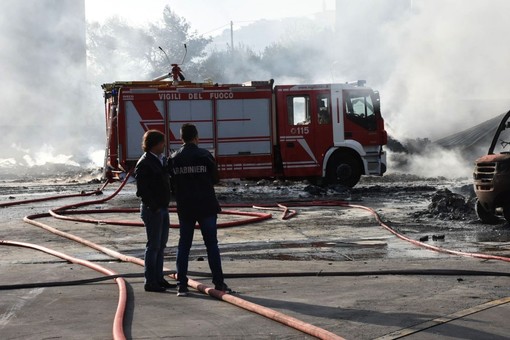 Sanremo: incendio alla Recup-Fer, Marco Del Gratta: “Danni per un milione di euro, ci sono in ballo 35 dipendenti” (Video)