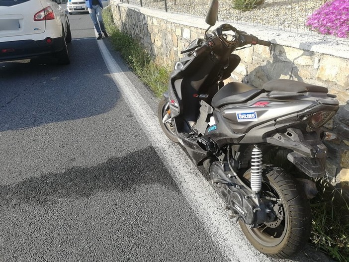 Imperia: tamponamento a catena in via Nazionale, donna portata in ospedale e traffico in tilt (Foto)