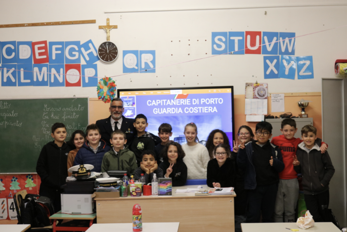 Imperia: per la Capitaneria un folto calendario di incontri con i ragazzi delle scuole Imperia: per la Capitaneria un folto calendario di incontri con i ragazzi delle scuole