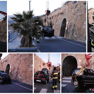 Sanremo: dopo il drammatico incidente di oggi pomeriggio, recuperata la Fiat 600 ai 'Tre Ponti'