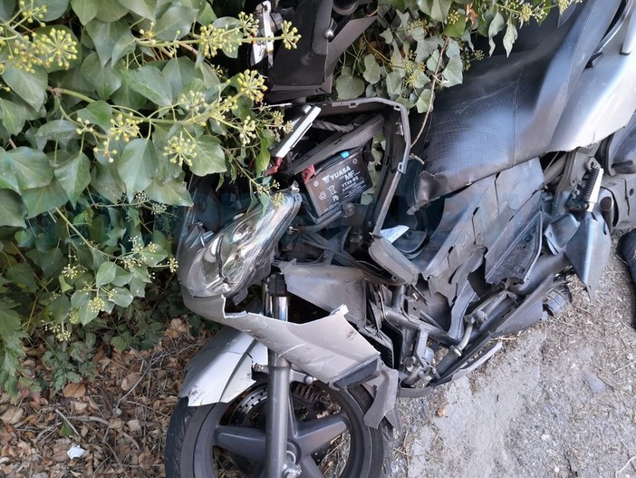 Imperia: scontro tra un suv e uno scooter in via Argine Destro, grave un diciannovenne (Foto)
