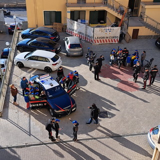 Alunni della Littardi in visita al Comando dei carabinieri di Imperia (foto)
