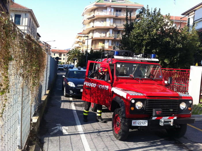 Vallecrosia: allarme per un presunto principio d'incendio ma era una padella sul fuoco