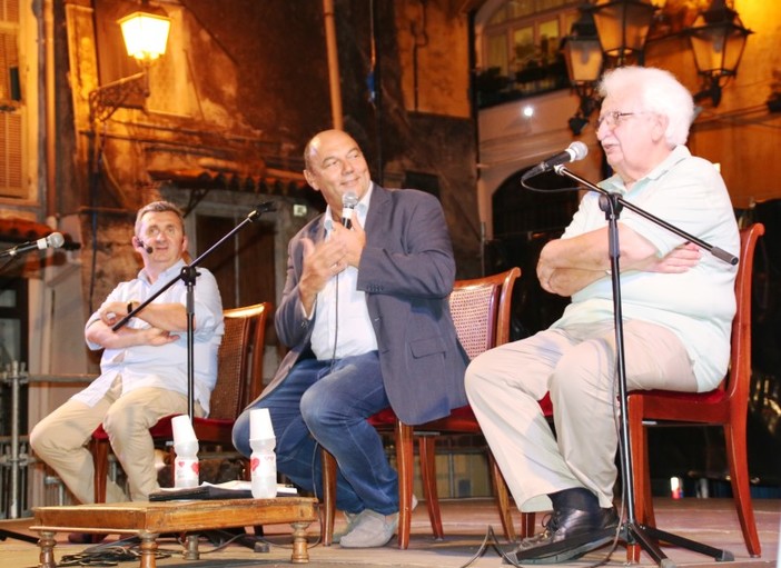 Sanremo: grandi applausi per Gambarotta e Vito a Caffè Venezuela Sanremo: grandi applausi per Gambarotta e Vito a Caffè Venezuela