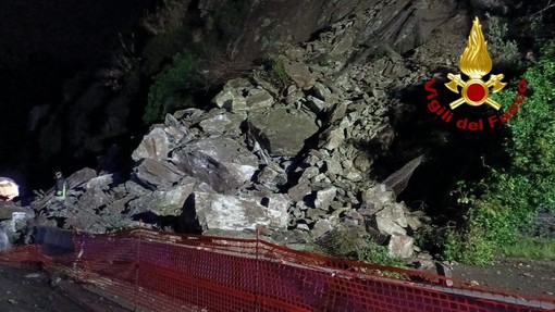 Ggrossa frana sull’Aurelia in provincia di Genova: viabilità interrotta nella zona di Arenzano e deviazione sulla A10