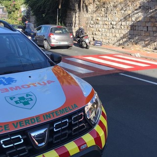 Ventimiglia: scontro tra moto e bici in corso Genova, 70enne portato in elicottero a Pietra Ligure (Foto)