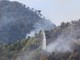 Incendio tra Ventimiglia e Dolceacqua: fiamme vicino alle case, mobilitati canadair ed elicotteri