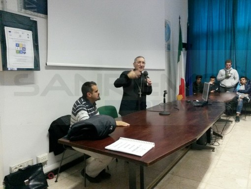 Imperia: il Vescovo coadiuvante Borghetti al 'Marconi' parla anche dei drammatici fatti che hanno scosso la Francia Imperia: il Vescovo coadiuvante Borghetti al 'Marconi' parla anche dei drammatici fatti che hanno scosso la Francia