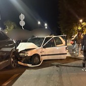 Sanremo: perde il controllo dell'auto nella zona di Santa Tecla, auto semidistrutta (Foto) Sanremo: perde il controllo dell'auto nella zona di Santa Tecla, auto semidistrutta (Foto)