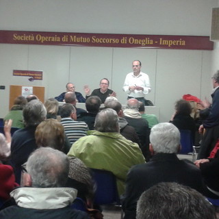 Imperia: tanta gente ieri all'incontro organizzata su viabilità e parcheggi di via Santa Lucia Imperia: tanta gente ieri all'incontro organizzata su viabilità e parcheggi di via Santa Lucia