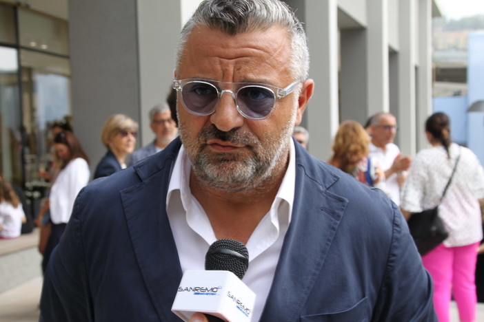 Sanremo: Andrea Di Baldassare non ha dubbi "Il mercato annonario? Per noi la gestione deve rimanere al Comune" (Video) Sanremo: Andrea Di Baldassare non ha dubbi "Il mercato annonario? Per noi la gestione deve rimanere al Comune" (Video)