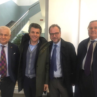 Imperia: due ore di incontro tra Forza Italia ed il Sindaco Scajola, Mulè "Siamo qui per andare incontro al civismo" (Video) Imperia: due ore di incontro tra Forza Italia ed il Sindaco Scajola, Mulè "Siamo qui per andare incontro al civismo" (Video)