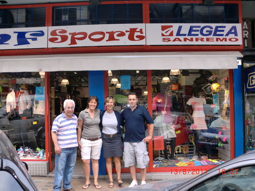 Sanremo: gli auguri del CIV Il Mulino al nuovo negozio d'abbigliamento sportivo in via Pietro Agosti